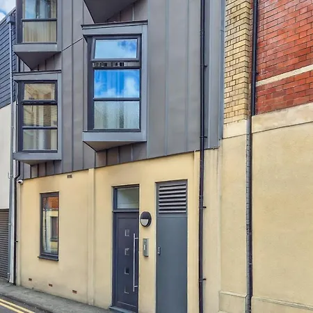 Apartment Modern Serviced Appartment: Short Walk To Centre Bristol