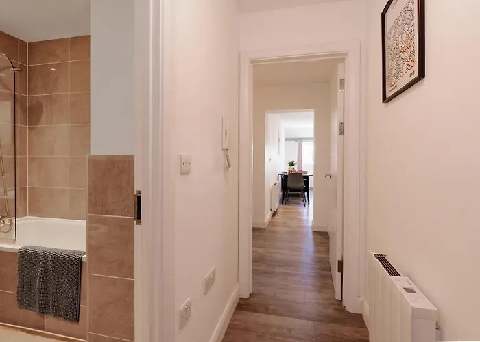 Апартаменти Modern Serviced Appartment: Short Walk To Centre Бристоль