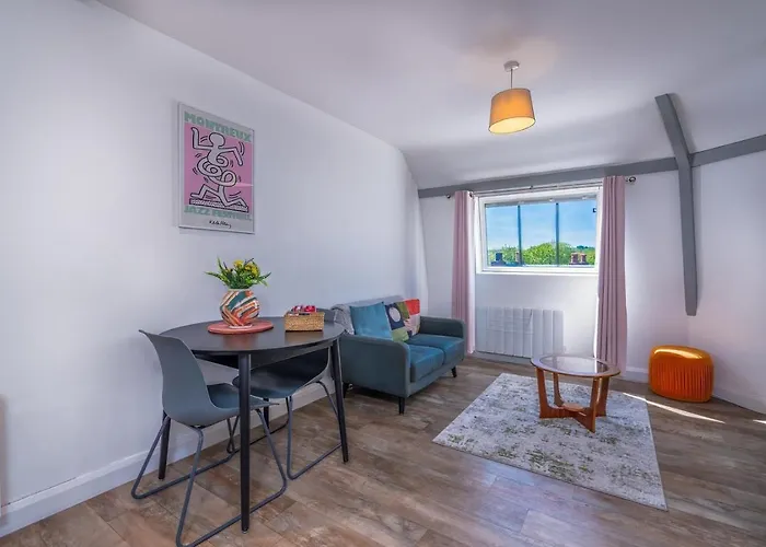 Modern Serviced Appartment: Short Walk To Centre * Бристоль