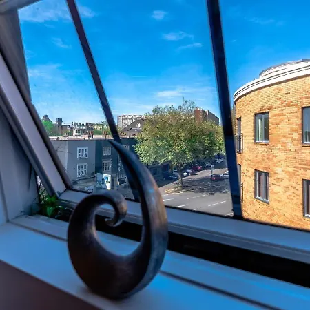 Appartement Modern Serviced Appartment: Short Walk To Centre *