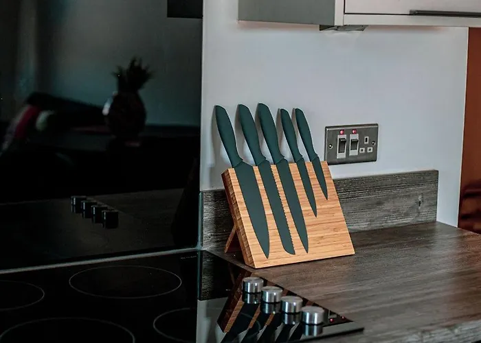 Modern Serviced Appartment: Short Walk To Centre